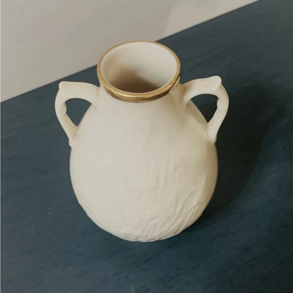 Vintage Lenox Bud Vase Ivory With Snowdrop  Flower Pattern. USA EUC